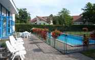 Swimming Pool 2 Appart'Hotel Les Acacias