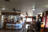 Bar, Cafe and Lounge Hostal Restaurante Los Chopos