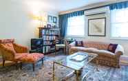 Common Space 2 A Place Like Home - Elegant Apartment near Green Park