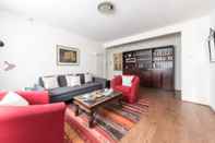 Common Space A Place Like Home - Comfortable South Kensington Apartment