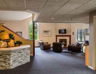 Lobby 2 Quality Inn & Suites