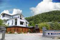 Luar Bangunan Huaman hot villa