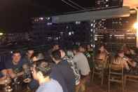 Bar, Cafe and Lounge Bondi Backpackers Nha Trang - Hostel