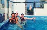 Swimming Pool 7 Bondi Backpackers Nha Trang - Hostel