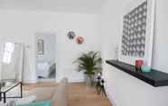 Kamar Tidur 2 Greyhound Residences by Allô Housing