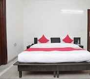 Bilik Tidur 7 Orchid Suites Noida