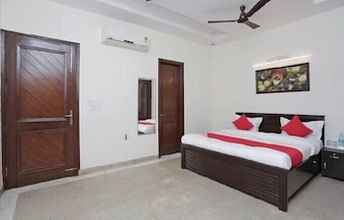 Bilik Tidur 4 Orchid Suites Noida