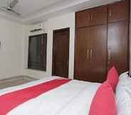 Bilik Tidur 2 Orchid Suites Noida