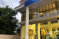 Luar Bangunan Kyriad Hotel Vijayapura