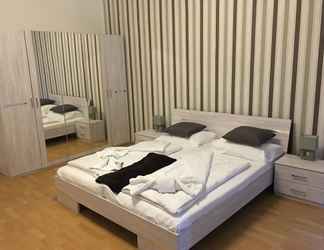 Kamar Tidur 2 United Homes Apartments Vienna