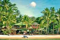 Luar Bangunan Ausan Beach Front Cottage and Restaurant