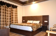 Bilik Tidur 7 Hotel Tridev Manali