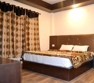 Bedroom 7 Hotel Tridev Manali