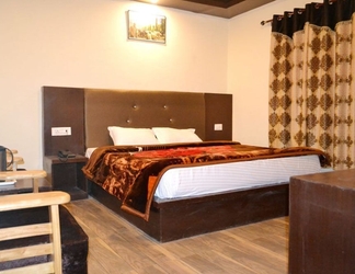 Bilik Tidur 2 Hotel Tridev Manali