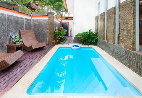 Others Veronika Villa