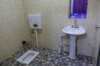 Toilet Kamar Wood Hostel