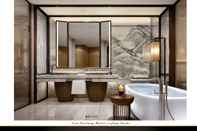Phòng tắm bên trong New Century Hotel Tiantai Zhejiang