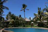 Swimming Pool Relax Bali Dive & Spa Resort