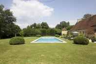 Swimming Pool Château de Saint Georges