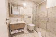 In-room Bathroom Misal House Hotel