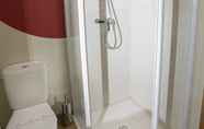 In-room Bathroom 6 Hotel Novoa