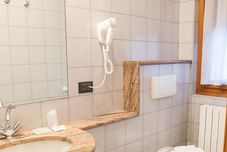 Toilet Kamar Hotel La Ruota