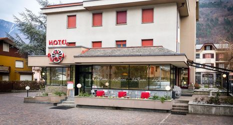 Bangunan 2 Hotel La Ruota