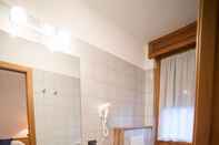 Phòng tắm bên trong Hotel La Ruota