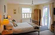 Bedroom 5 Highbury Garden Suite