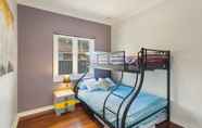 Kamar Tidur 5 The Cloverdale