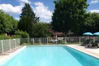 Swimming Pool Village Vacances La Vallée de l'Yonne