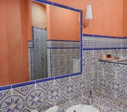 In-room Bathroom 3 Le Chai Catalan
