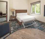Bedroom 5 Four Points by Sheraton Santa Cruz Scotts Valley