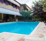 Swimming Pool 2 Bed & Breakfast Villamena