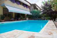 Kolam Renang Bed & Breakfast Villamena