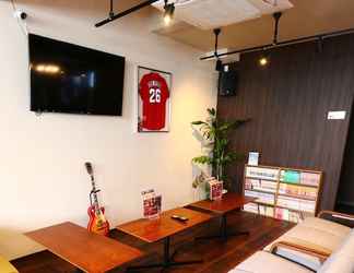 Lobby 2 RED HELMET House＆Sports Bar Hiroshima - Hostel