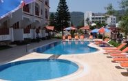 Swimming Pool 5 Melita Apart Hotel