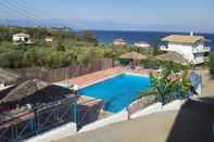 Swimming Pool Apartments Xenios Zeus 2