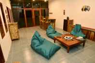 Lobby Charlies Shack Lombok