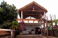 Bangunan Charlies Shack Lombok