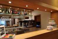 Bar, Cafe and Lounge LacromaBio - Hotel & Apartments