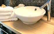 In-room Bathroom 7 Luxury Suite Koksijde 102