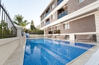 Swimming Pool Atrium Apart Hotel