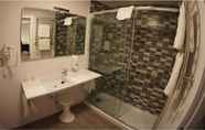 In-room Bathroom 6 Hotel Mogay