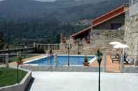 Swimming Pool Hotel Liñares