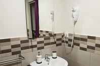 In-room Bathroom Hostal Liwi