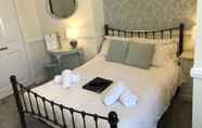 Kamar Tidur 7 St Raphael Guest House