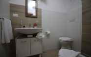 Toilet Kamar 7 Hotel Vicario