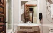 In-room Bathroom 4 Hotel Convento San Roque