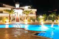 สระว่ายน้ำ Suite Hotel Club Dominicus